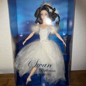 New Vintage 2001 Swan Ballerina Doll in White Tulle Gown